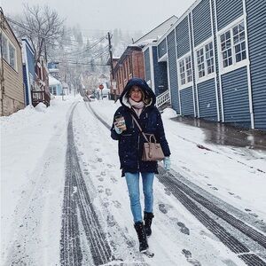 Viral Amazon coat in navy blue